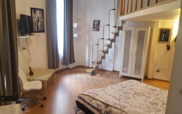 Studio Piata Amzei NR.1 (8 A)