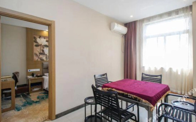 GreenTree Inn Express Hotel (Hefeinan Railway Station Gongjing College Subway Station)