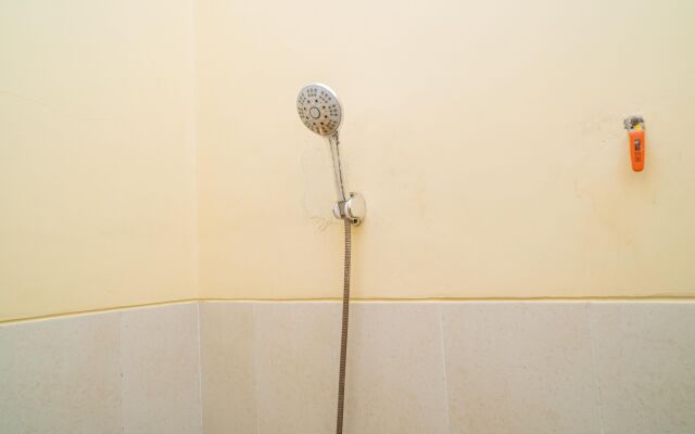 RedDoorz Syariah near Jembatan Merah Plaza