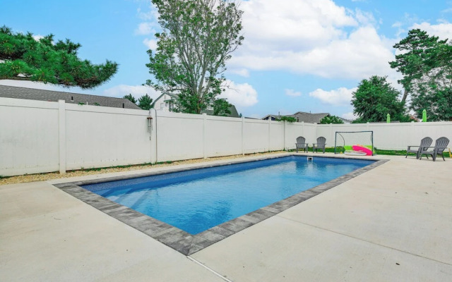 Spacious Brigantine Home ~ 1 Block to Beach!
