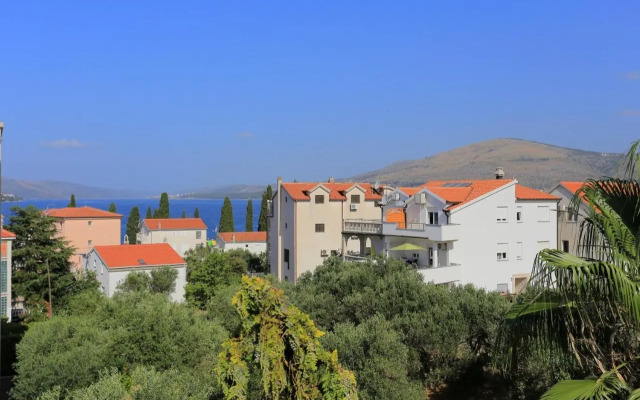 Apartments by the sea Okrug Gornji, Ciovo - 1069