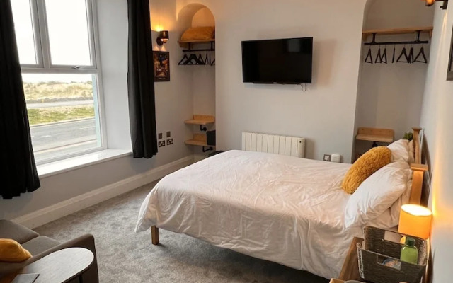 Hoopers Sandy Beach Guest Rooms