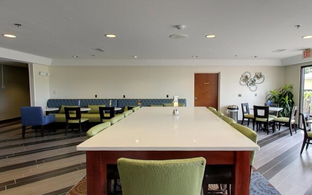 Holiday Inn Express Hotel & Suites Blythewood by IHG