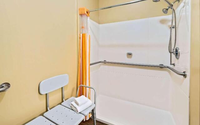 Crystal Inn Hotel & Suites - Logan