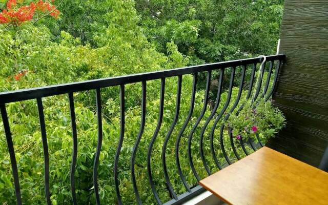 Spring Light Apartment