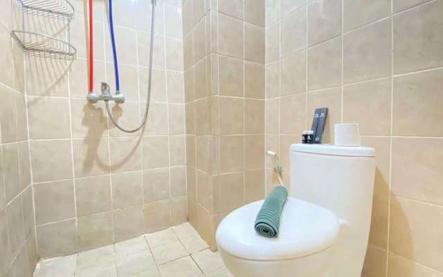 Bright Studio Room at Pinewood Apartment