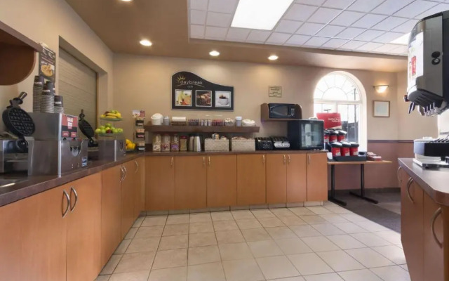 Days Inn & Suites - Thunder Bay