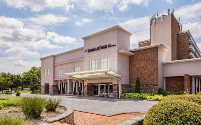 DoubleTree by Hilton Raleigh Brownstone University