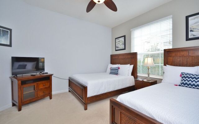 Palmavera Deluxe 3 Bedroom Condo by Redawning