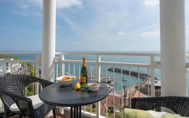 Stunning sea views Ventnor Apartment
