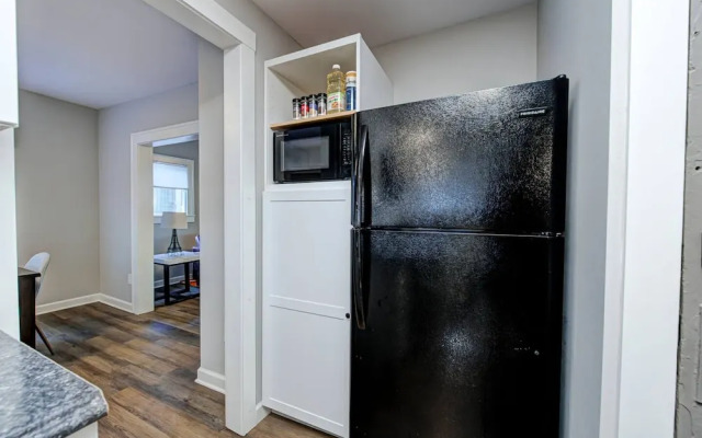 Chic Spacious Downtown Retreat