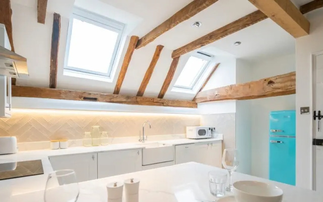 Stable Annex Bisham - Vibrant 1 Bed With Parking