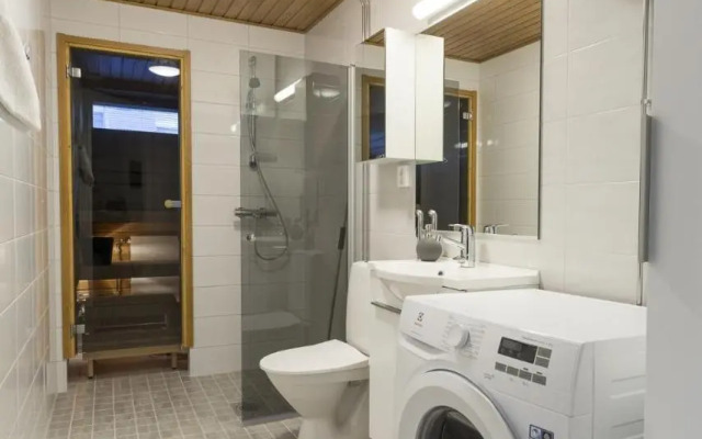 Tuomas´ luxurious suites, Ahola