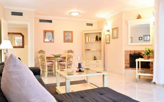 Apartamentos y Casas Serinamar Marbella