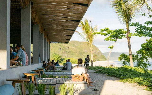 Amber Lombok Beach Resort