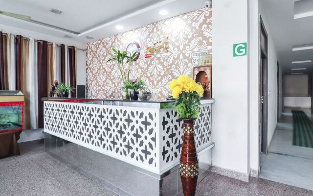 OYO 10876 Hotel Taj signature