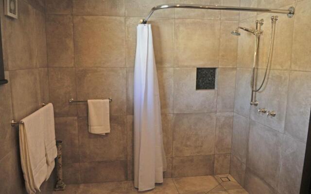 HawkRidge Alpine Suite