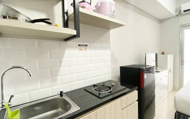 Homey And Warm Studio Transpark Juanda Bekasi Timur Apartment