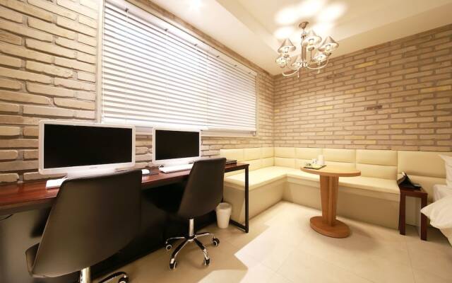 Hotel Yaja Yong In