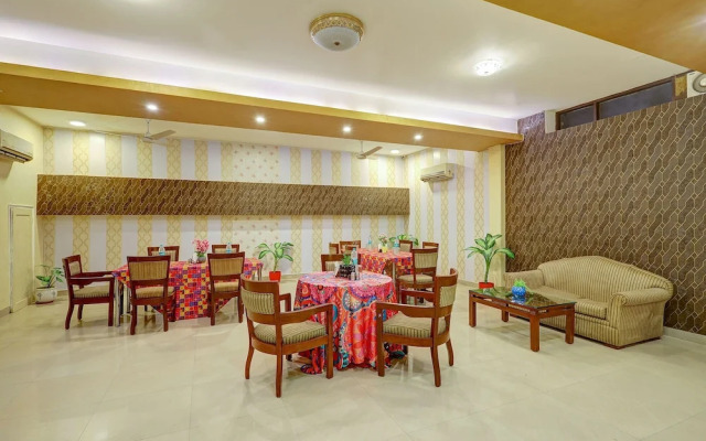 Fabhotel B Stays