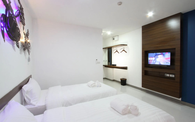 Anna-Nava Pakkret Hotel