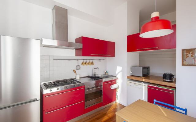 Auditorium Luxury Three Bedroom Apartment