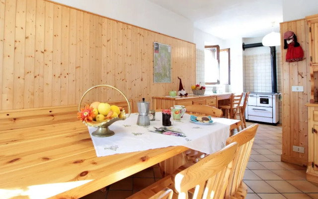 Baita a Pieve Tesino Mountain And Lake