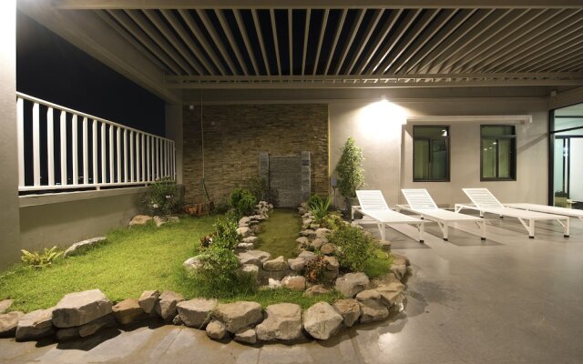 Urbanite Hotel