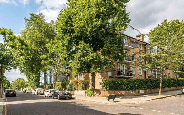 Lovely 1BD Flat + Private Balcony Near Portobello