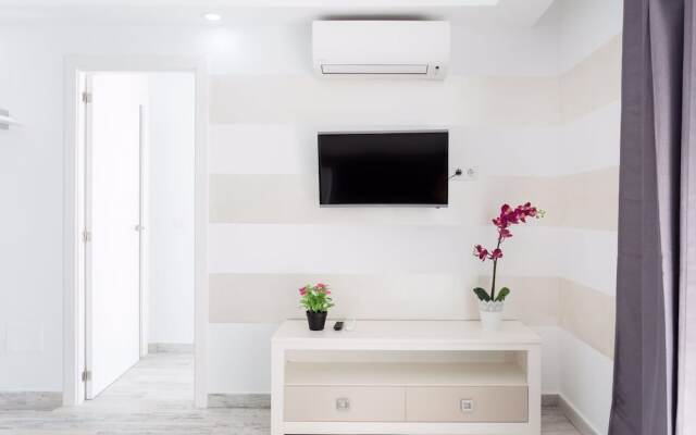 1713. Sun Apartment, Ocean View Terrace, Heated Pool
