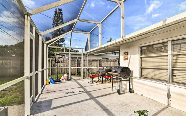 Snowbird Sanctuary w/ Covered Patio in Bradenton