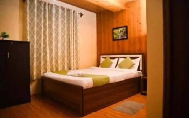 Hotel Pine Crest Inn