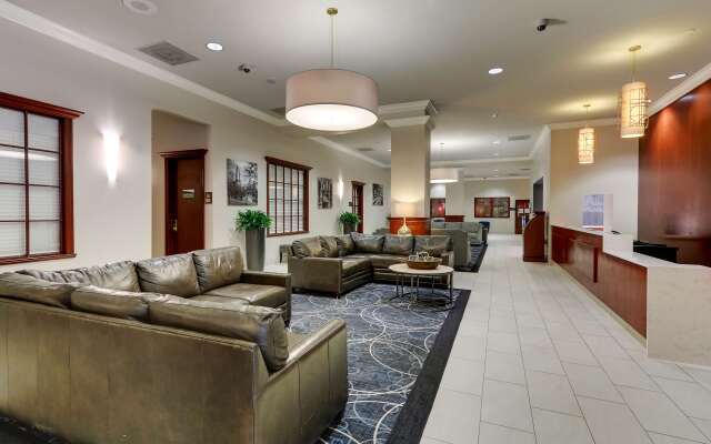 DoubleTree by Hilton St. Louis Forest Park