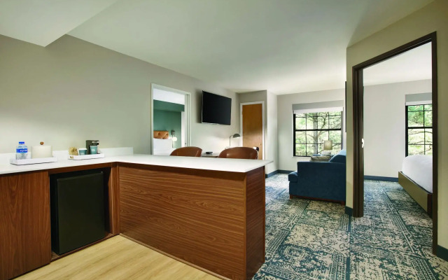 Four Points by Sheraton Raleigh Arena