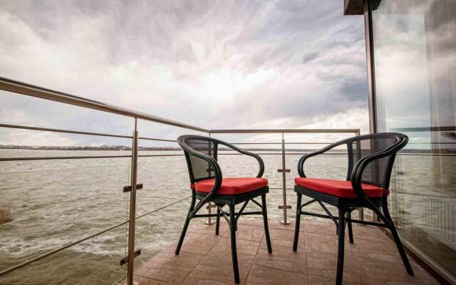 Apart holiday Tania Mamaia