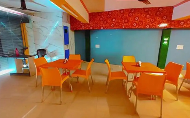 Fabhotel New Raghukul Loung