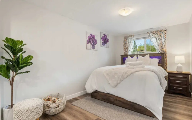 NEW Near Golf Yoga Classes Private Suite Wine