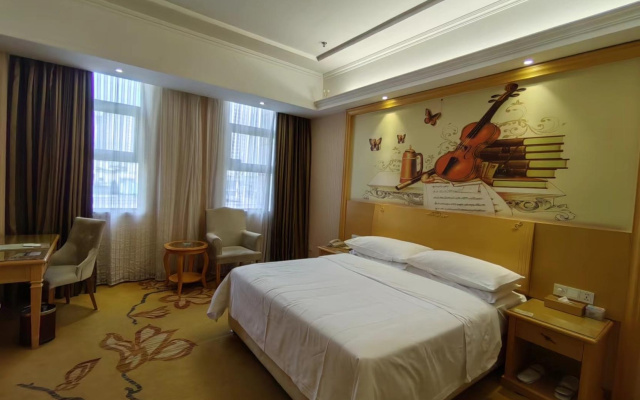 Vienna Hotel (Chongqing Hechuan High-speed Railway Station)