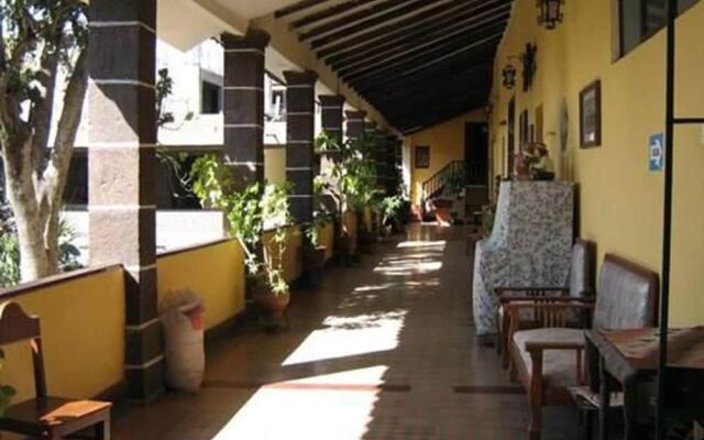 Hostal Tres Mascaras