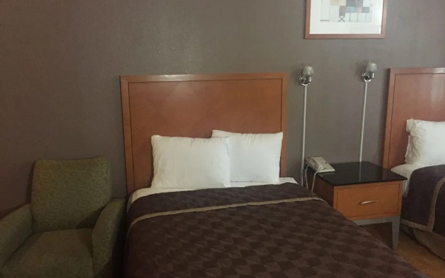 Executive Inn and Suites