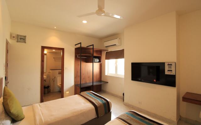 Arunaa Inn