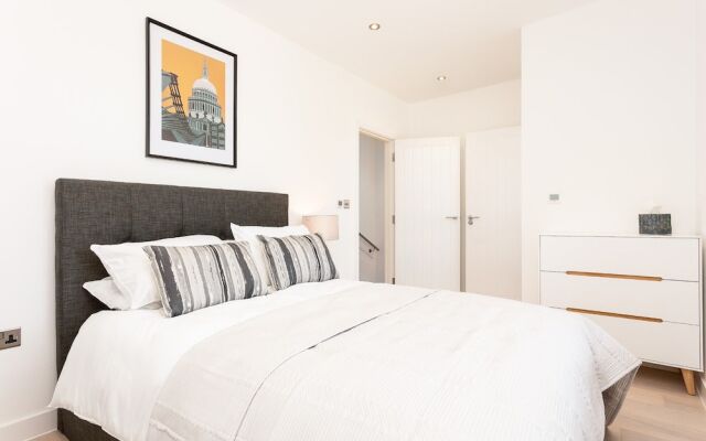 New High Spec 2bed Townhouse in Bath N.4