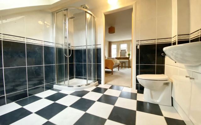 Cloverfield Rooms