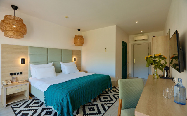 Aquamarine Family Club Hotel