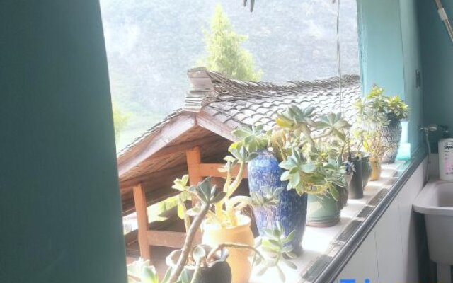 Gongtan Ancient Town Mountain Cottage Inn