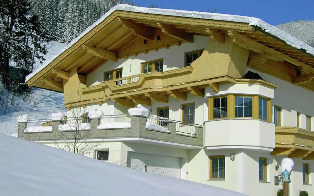 Spacious Apartment near Ski Area in FÃ¼genberg