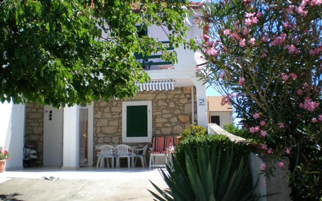 Tonci - 30 m From Beach - A1 Doli