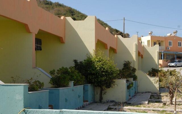 Efi Studios & Apartments