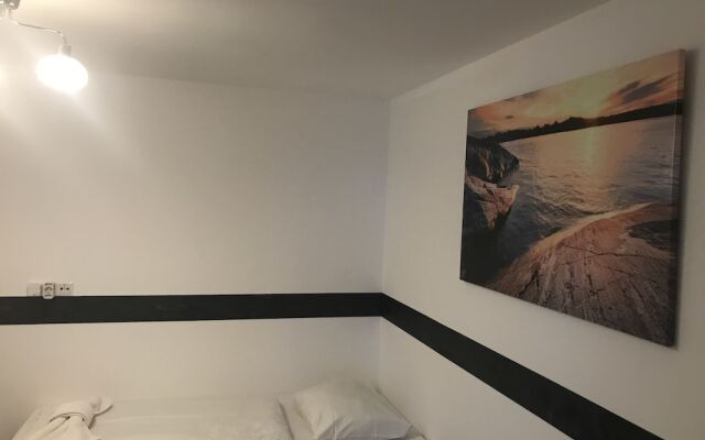 Saina Hotel
