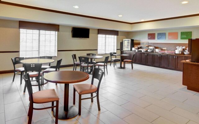 Best Western Carthage Inn & Suites